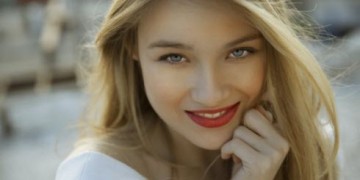 Wie befeuchtet man trockenes Haar?