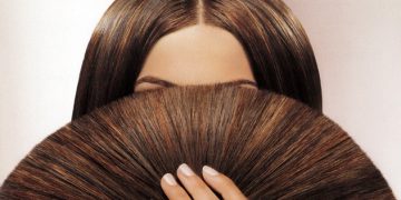 Wie man trockenes Haar wäscht