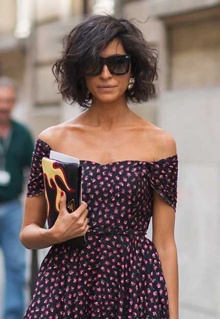 Kare auf lockigem Haar