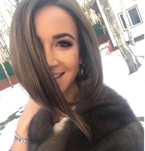 Quadratisch mit verlängerten vorderen Strängen