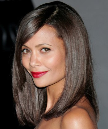 Langer Bob-Haarschnitt bis zu den Schultern