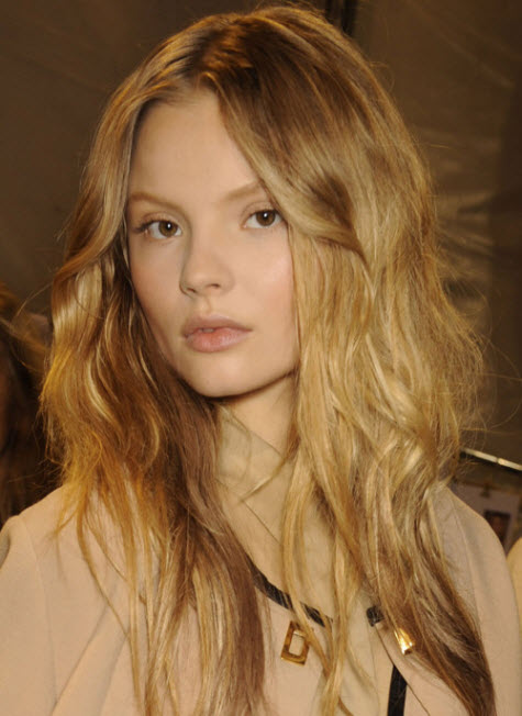 Haarschnitte mit Pony für langes Haar