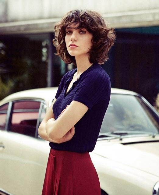 Kare auf lockigem Haar