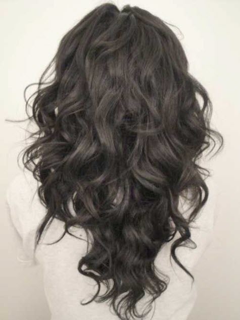 Haarschnittkaskade für lockiges Haar