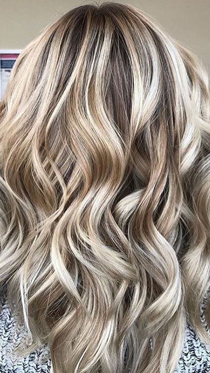 Färben von Balayage für blondes Haar