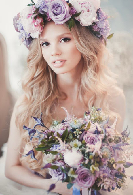 Hochzeitsfrisuren mit Blumenkränzen