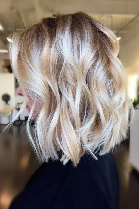 Balayage auf blondem Haar färben