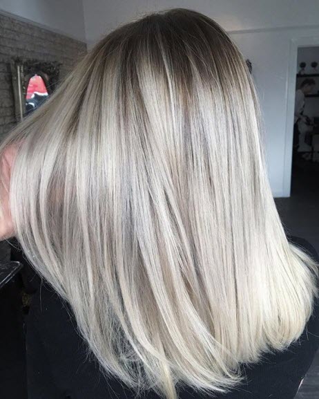 Balayage auf blondem Haar färben