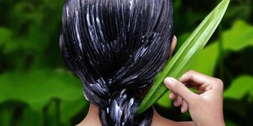 Masken gegen fettiges Haar