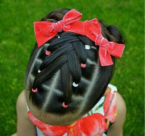 Interessante Frisuren für Mädchen: Foto