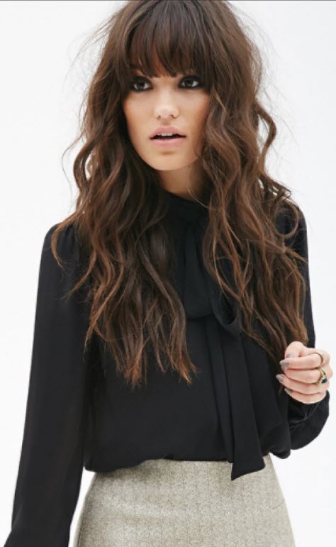 Langes Haar mit Pony