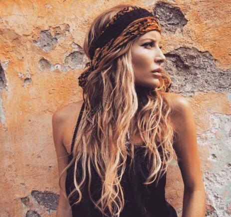 Wie man einen schönen langen Haarschal bindet