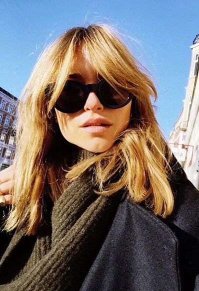 Foto von mittlerem Haar