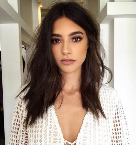 Foto von mittlerem Haar