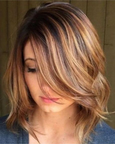 Foto von mittlerem Haar