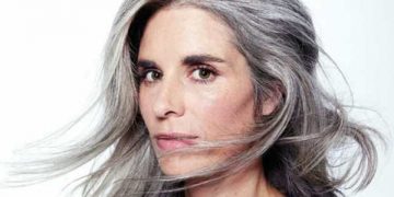 Wie behandelt man graues Haar?