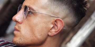 Modische Herrenfrisuren 2024 für mittleres Haar