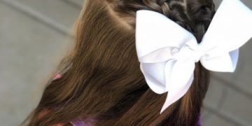 Frisuren für den 1. September mit Schleifen