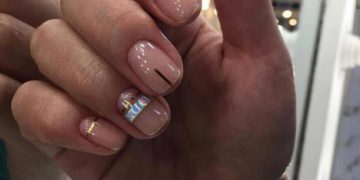 Foto von beige Maniküre 2024