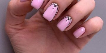 Foto von rosa Maniküre für kurze Nägel 2024-2025