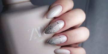 Stilvolle Glitzermaniküre