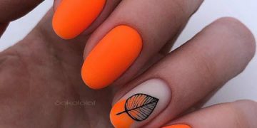 Modisches Nageldesign für ovale Nägel