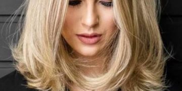 Trendiger geschichteter Haarschnitt