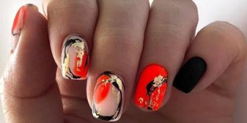 Rote Maniküre: neuer Herbst 2024