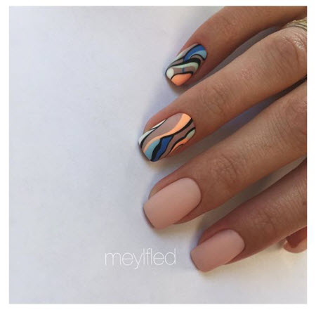 Schöner Maniküre-Minimalismus