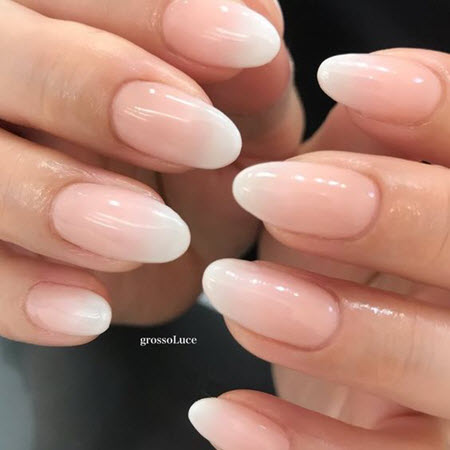 Ombre-Maniküre mit Farbverlauf