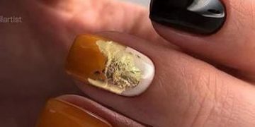 Stilvolle Maniküre mit Folie