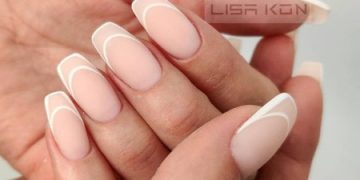 Matte French Maniküre